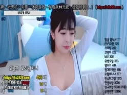 萝莉的小奶子诱惑(1)002929-010102mp4[00:31:33]